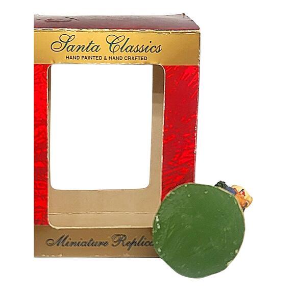 Vintage Old World Santa Classics Figurine - Hand Painted and Hand Crafted - Picture 7 of 7